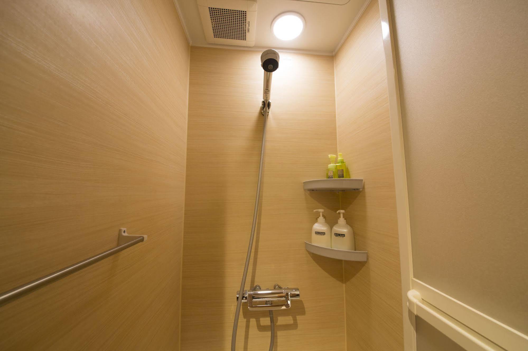 Hôtel capsule Shinjuku Kuyakusho-mae Capsule Tōkyō